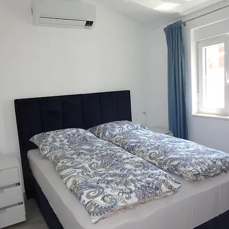 In With Swimming Pool Dom wakacyjny Medulin